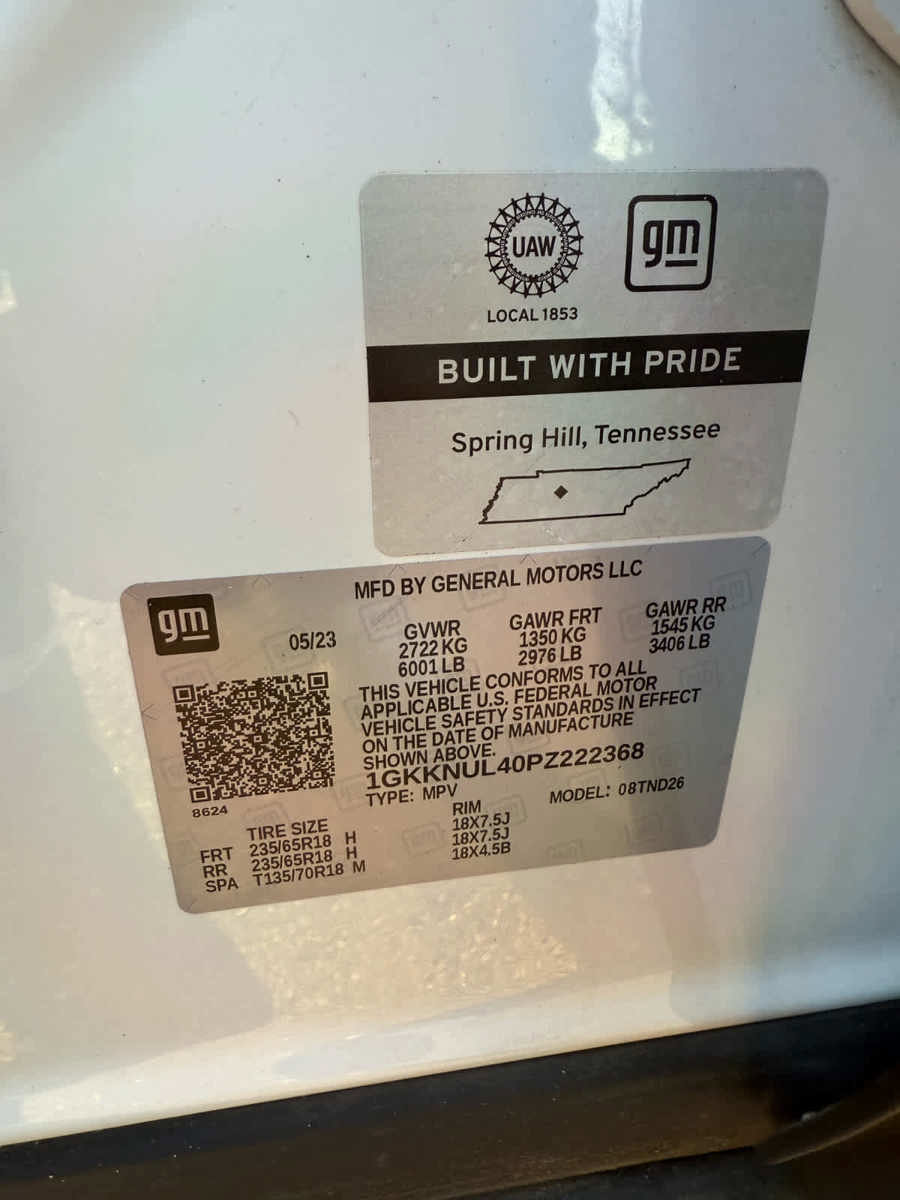 Used 2023 GMC Acadia SLT image 32