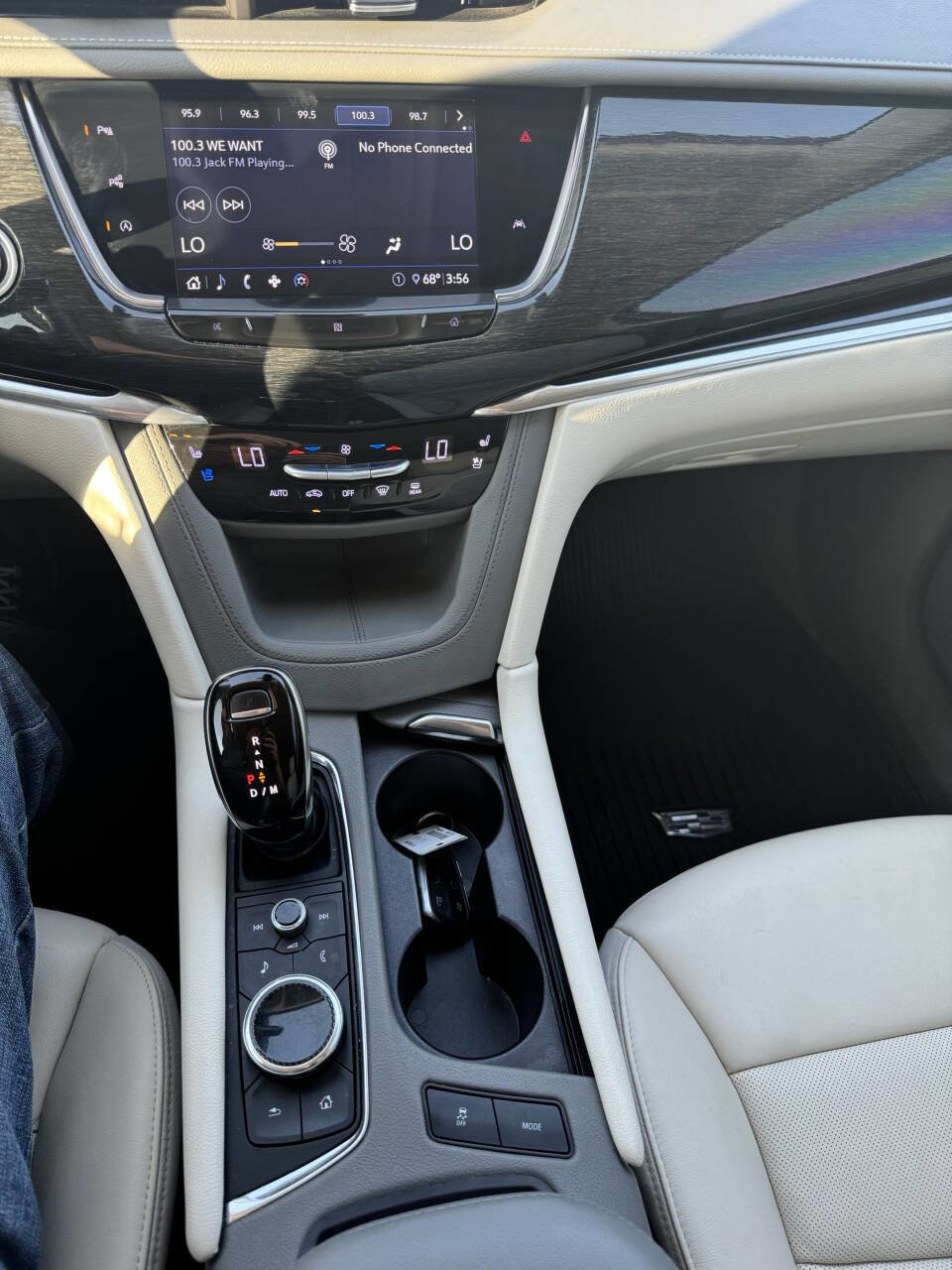 Used 2020 Cadillac XT6 Premium Luxury image 27