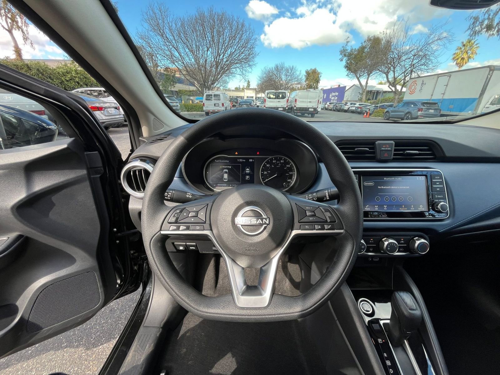 Used 2025 Nissan Versa SV image 32