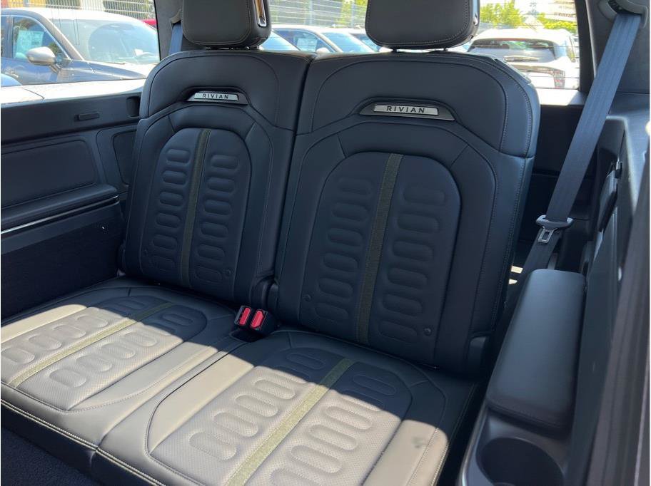 Used 2024 Rivian R1S Adventure AWD/4WD image 12
