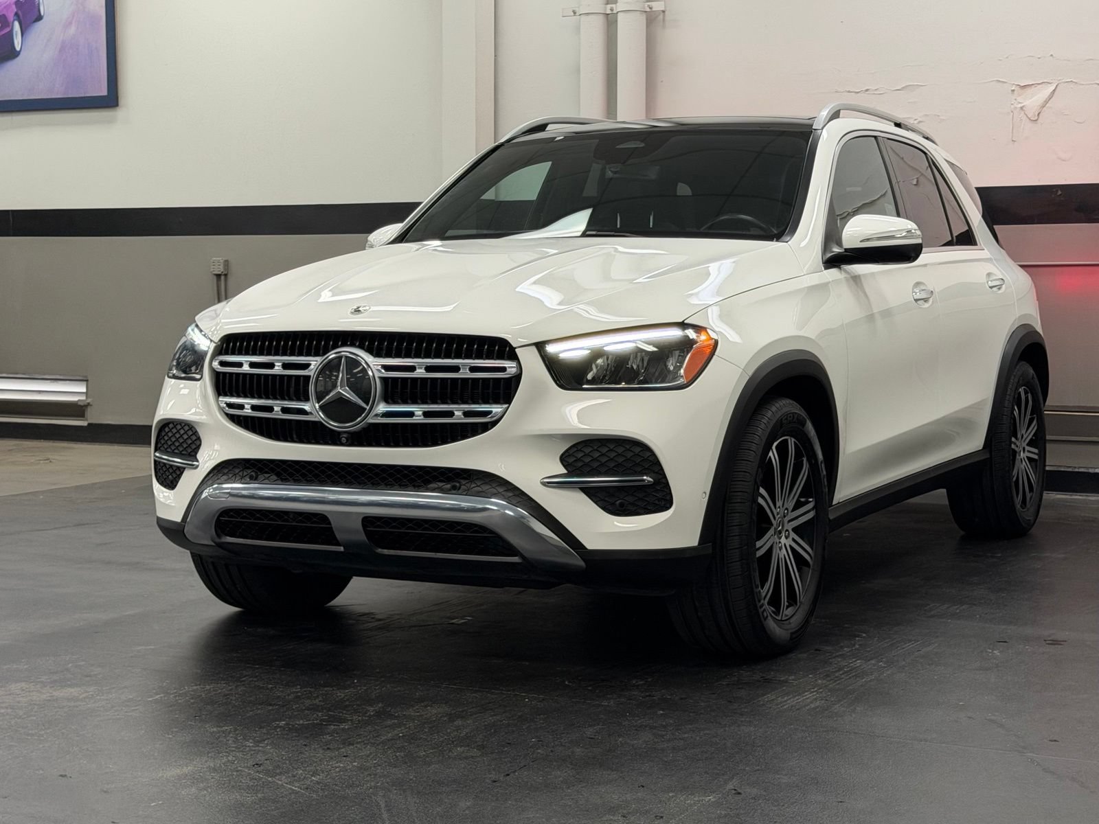 Used 2024 Mercedes-Benz GLE 350 4MATIC image 5