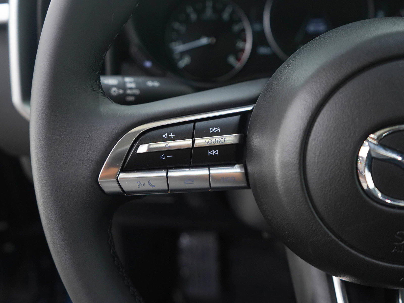 Used 2025 MAZDA CX-50 AWD 2.5 S w/ Premium Package image 24