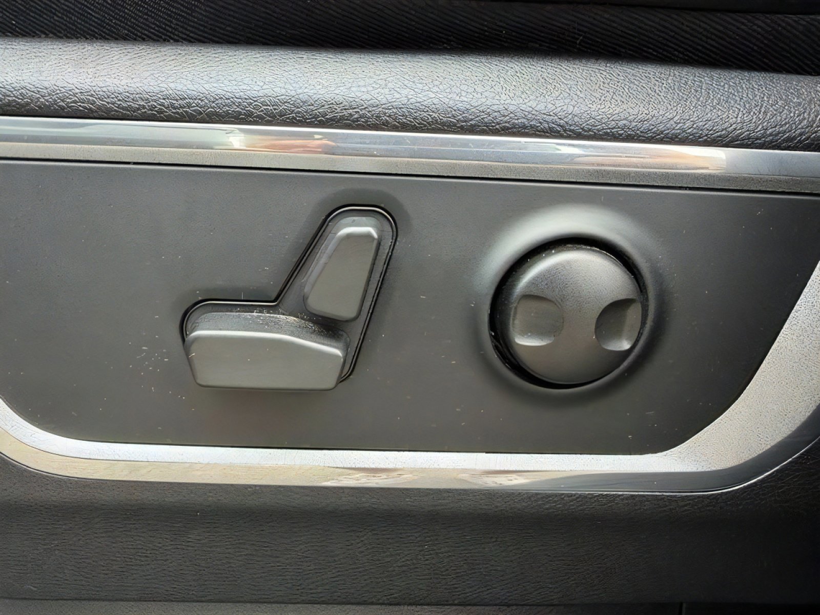 Used 2022 RAM 1500 Laramie AWD/4WD image 16