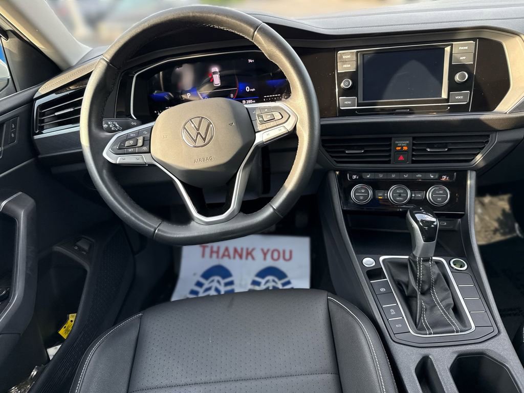 Used 2023 Volkswagen Jetta SE w/ Panoramic Sunroof Package FWD image 22