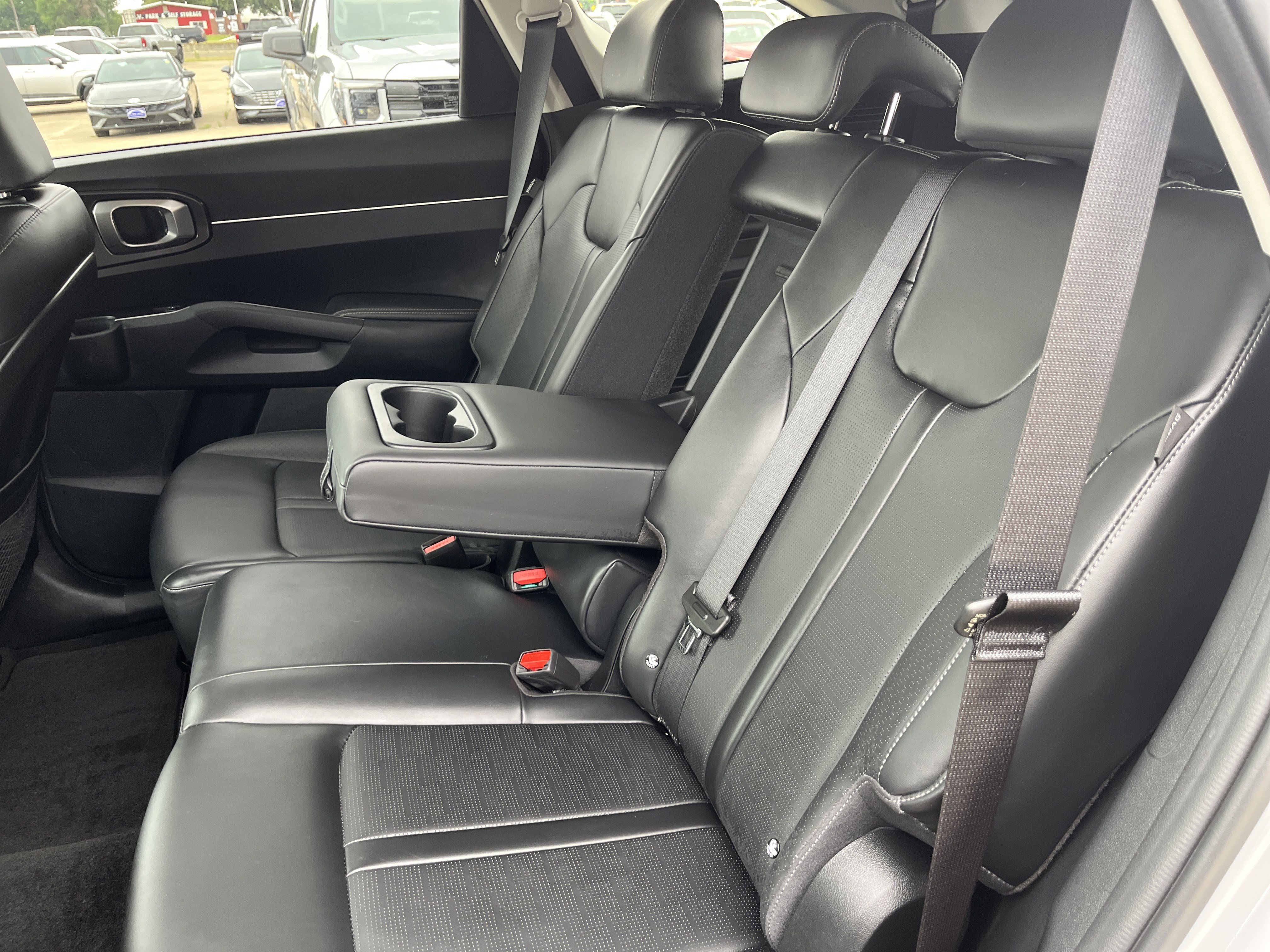 Used 2025 Kia Sorento S FWD image 12
