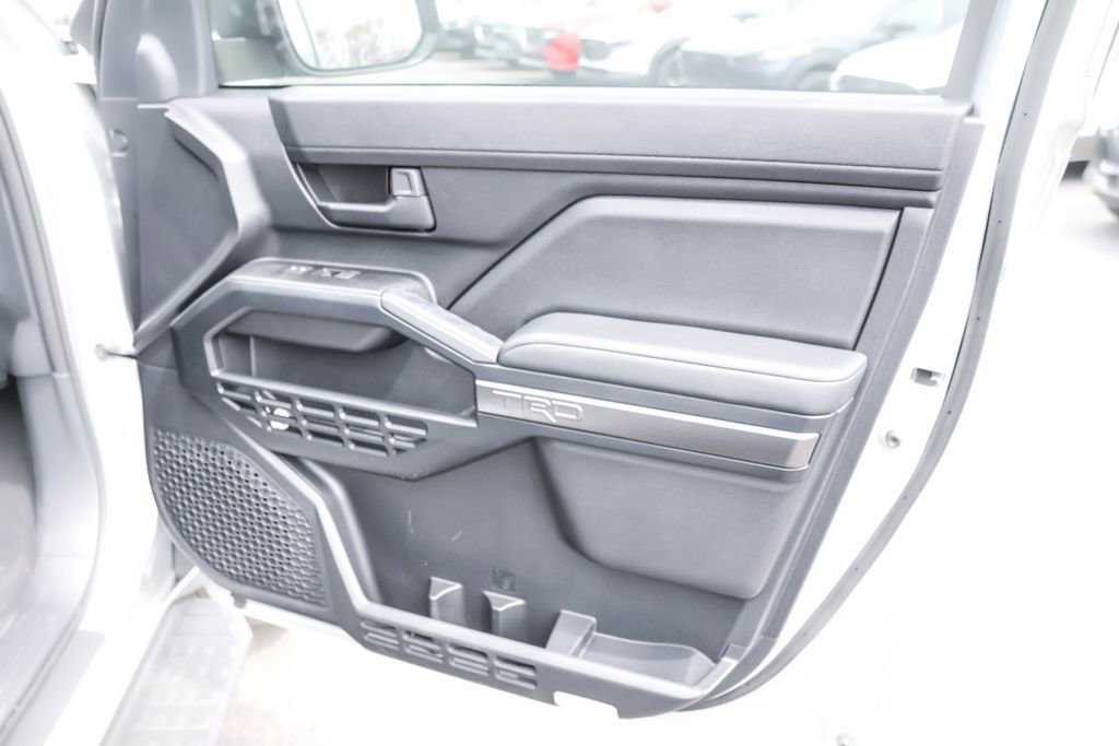Used 2025 Toyota 4Runner TRD Off-Road AWD/4WD image 36