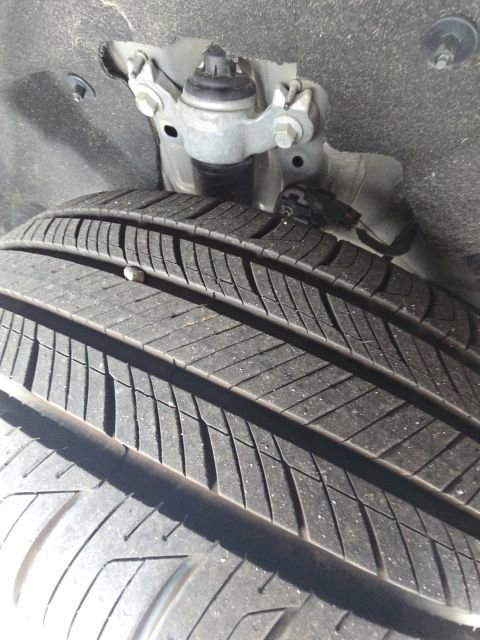 Used 2023 Ford Explorer XLT w/ Equipment Group 202A AWD/4WD image 12