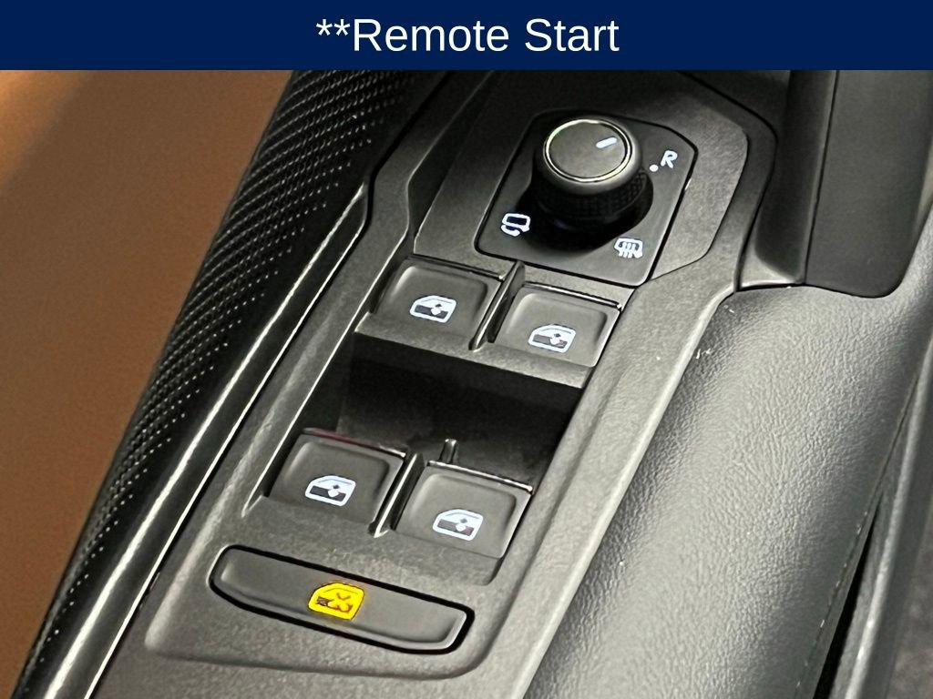 Certified 2025 Volkswagen Tiguan SEL R-Line image 17