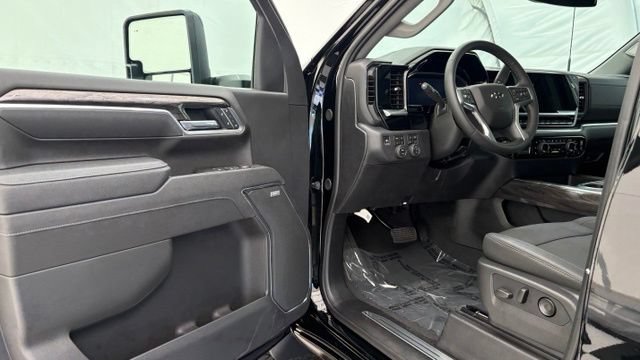 New 2026 Chevrolet Silverado 3500 LTZ w/ LTZ Plus Package AWD/4WD image 32