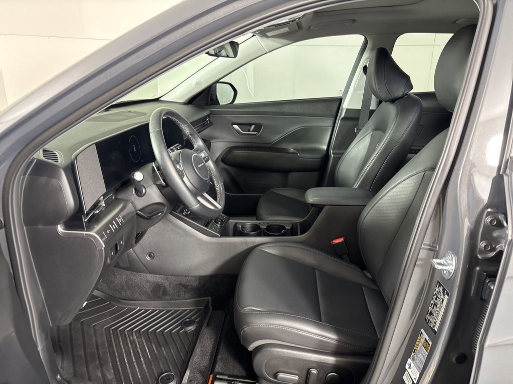 Used 2025 Hyundai Kona Limited image 21