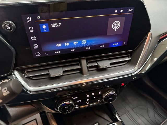 Certified 2025 Chevrolet Trax RS w/ Sunroof Package image 32