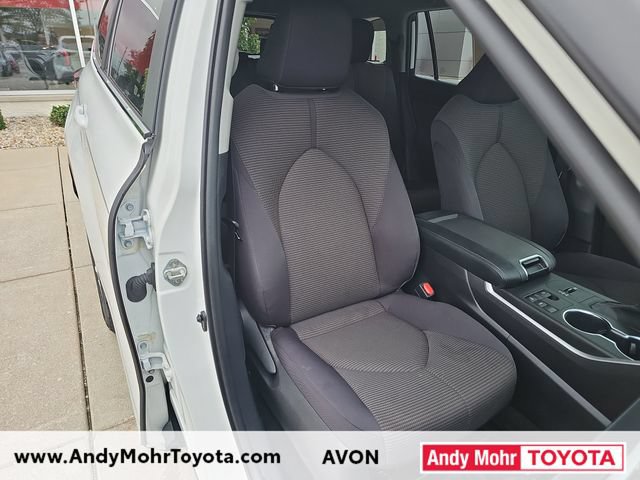 Used 2023 Toyota Highlander LE FWD image 37