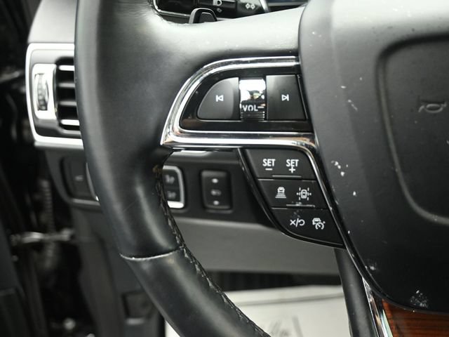 Certified 2023 Lincoln Navigator Reserve AWD/4WD image 12