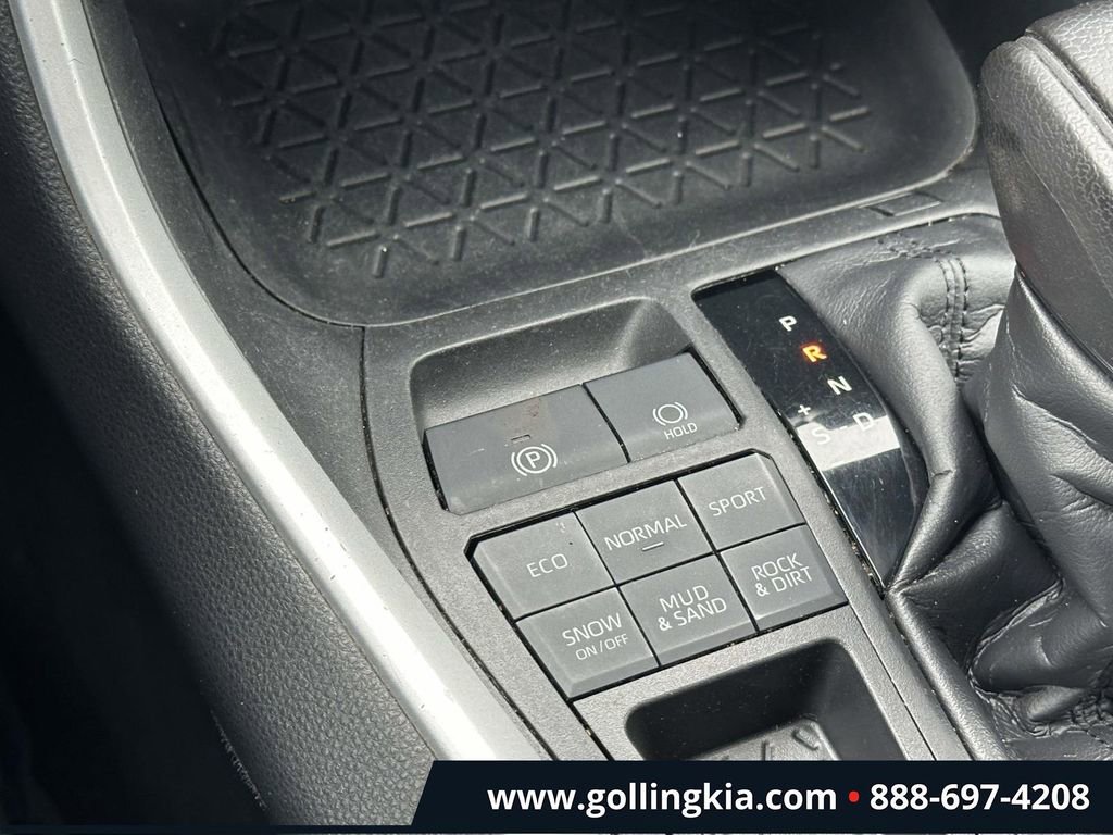 Used 2020 Toyota RAV4 XLE w/ Convenience Package AWD/4WD image 27