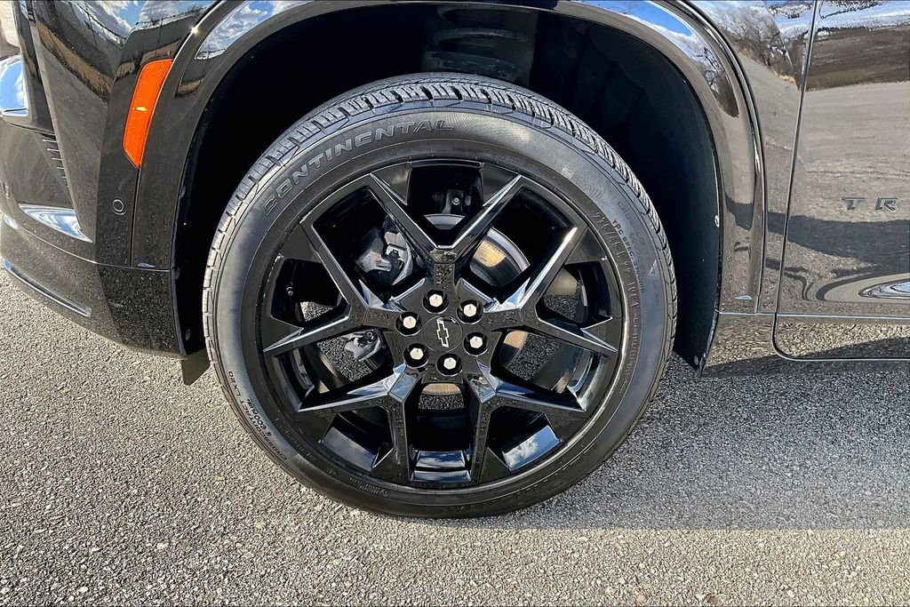 Used 2024 Chevrolet Traverse RS w/ LPO, Floor Liner Package AWD/4WD image 12