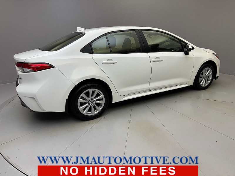 Used 2023 Toyota Corolla LE w/ LE Convenience Package FWD image 5