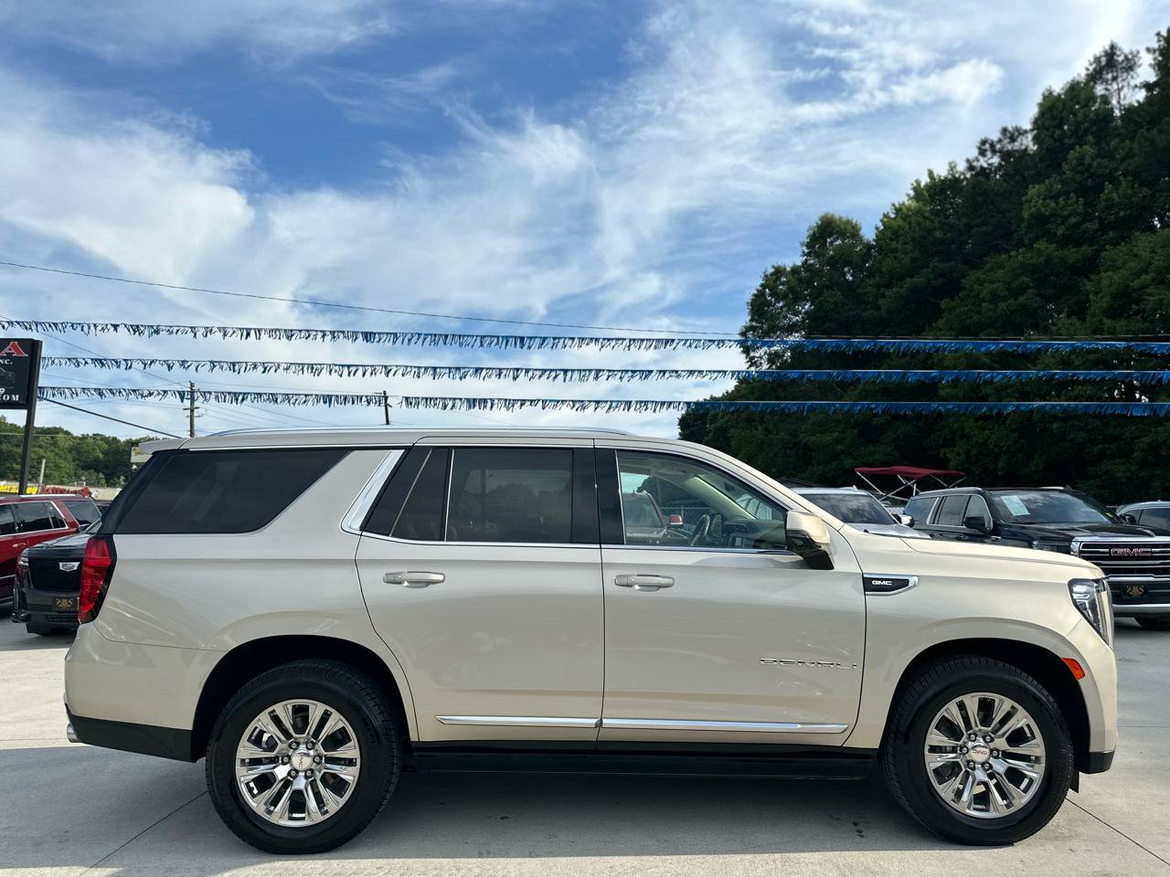 Used 2021 GMC Yukon Denali w/ Advanced Technology Package RWD image 8