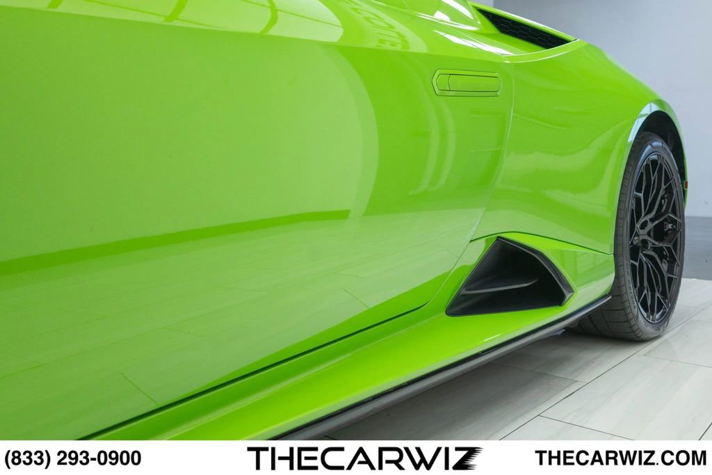 Used 2021 Lamborghini Huracan EVO RWD image 15