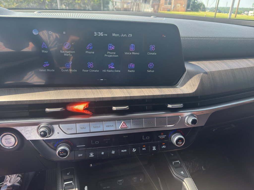 Used 2024 Kia Telluride EX w/ EX Captain's Chair Package FWD image 14