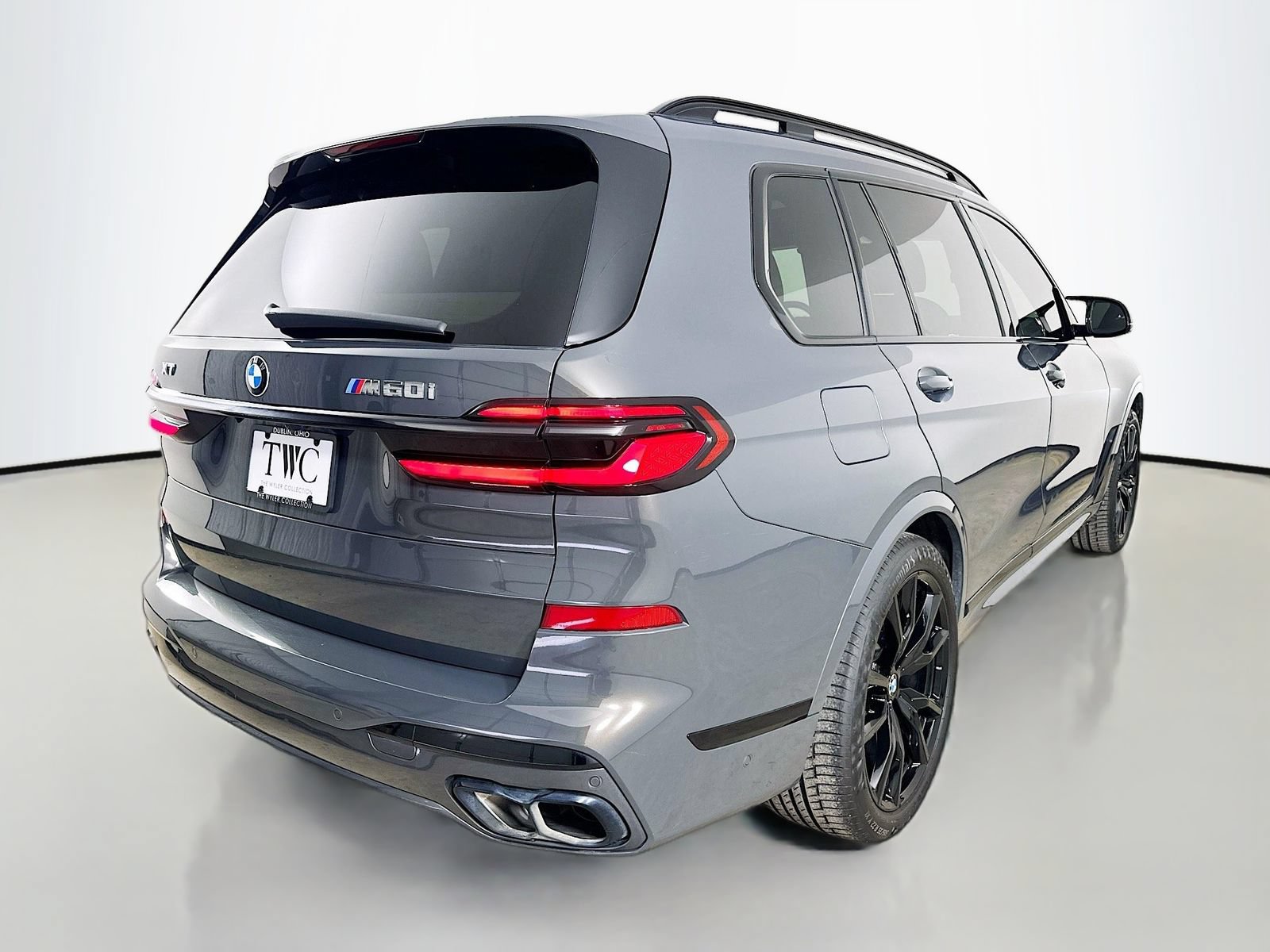 Used 2024 BMW X7 M60i w/ Executive Package AWD/4WD image 5