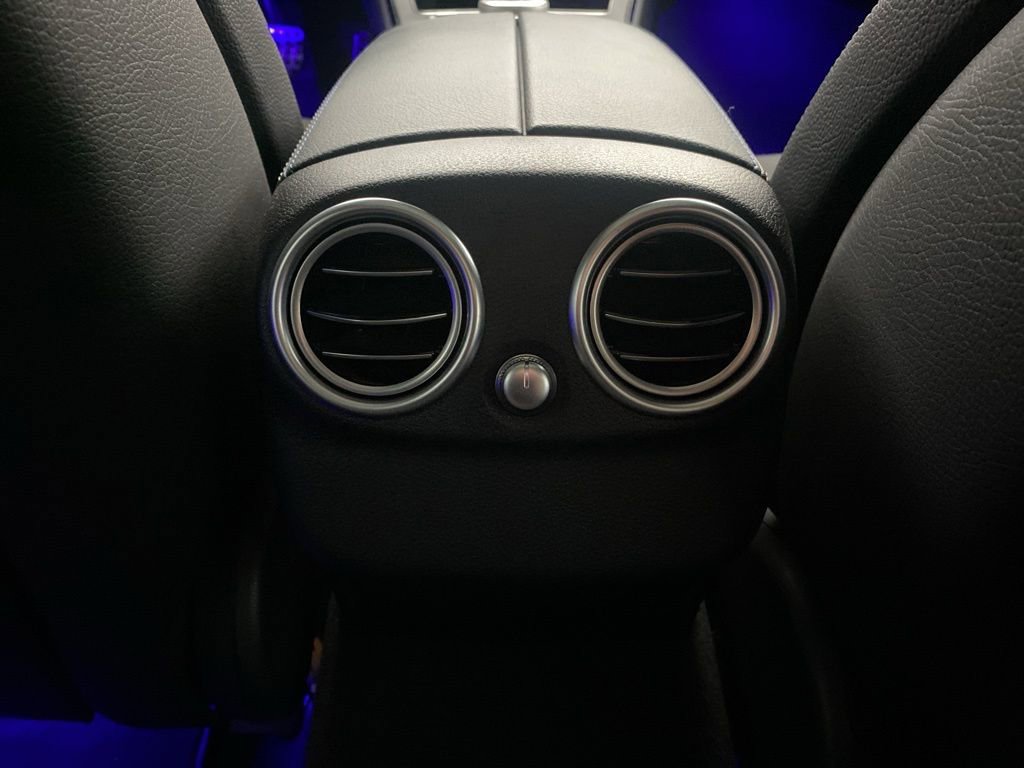 Used 2021 Mercedes-Benz C 300 4MATIC Sedan image 11