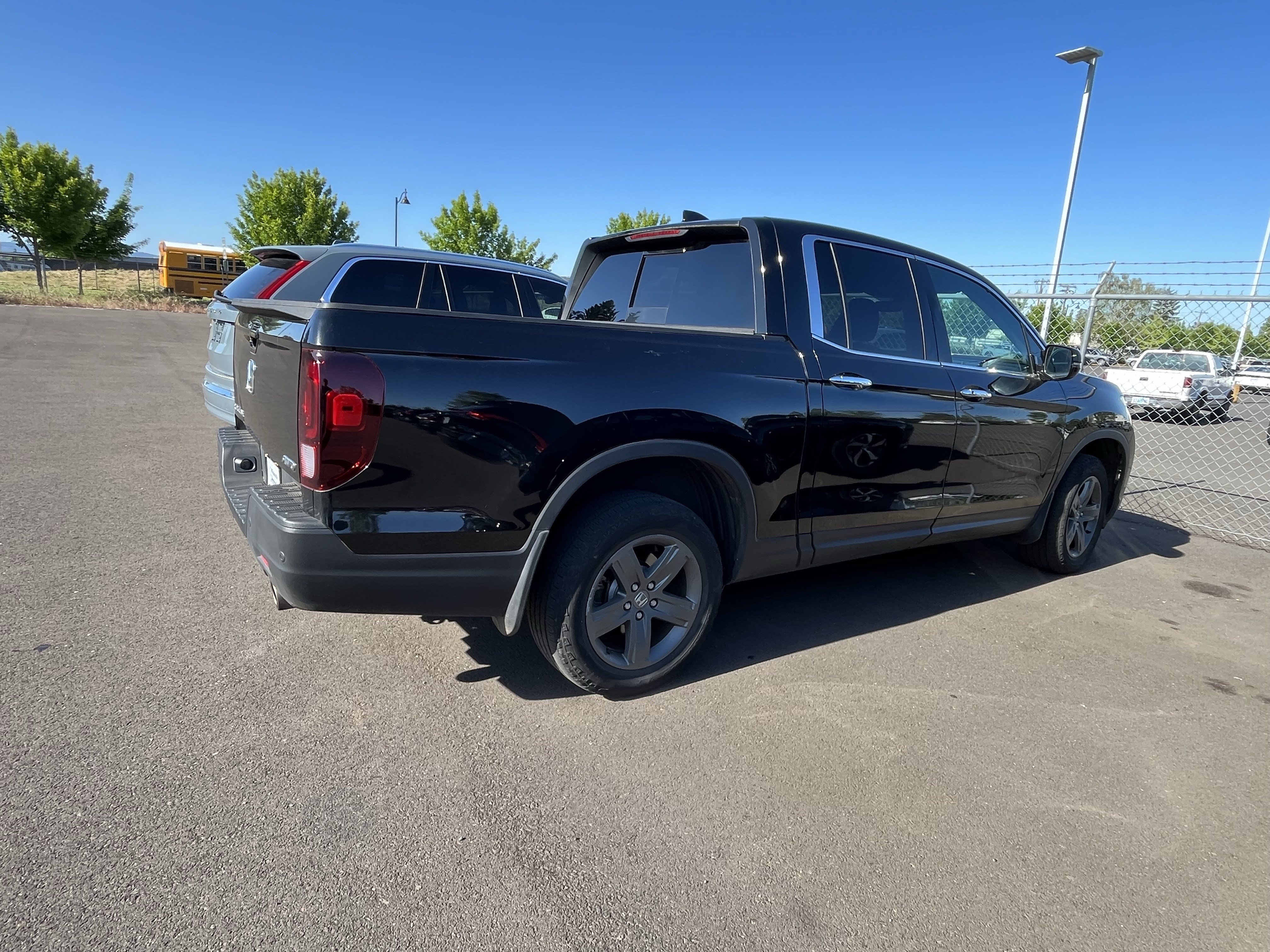 Used 2023 Honda Ridgeline RTL-E image 3