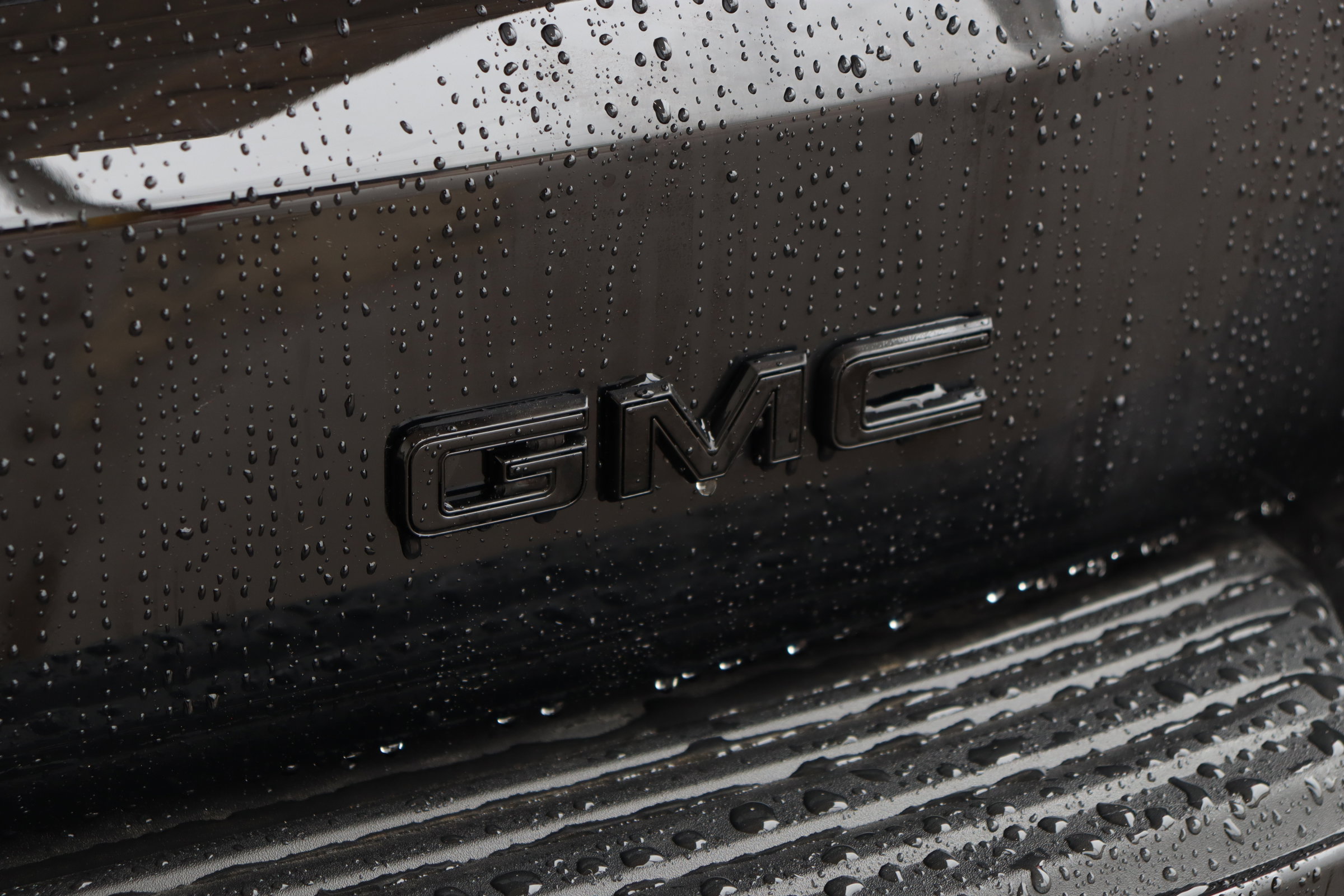 New 2026 GMC Yukon Denali w/ Sun & Power Step Package image 9