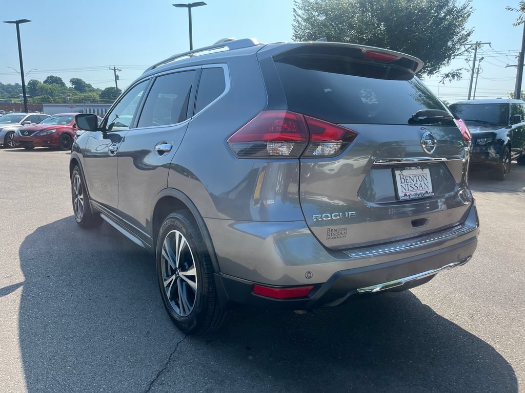 Used 2019 Nissan Rogue SV w/ Premium Package FWD image 2