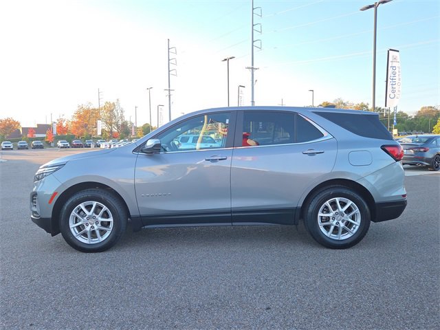 Used 2023 Chevrolet Equinox LT image 2