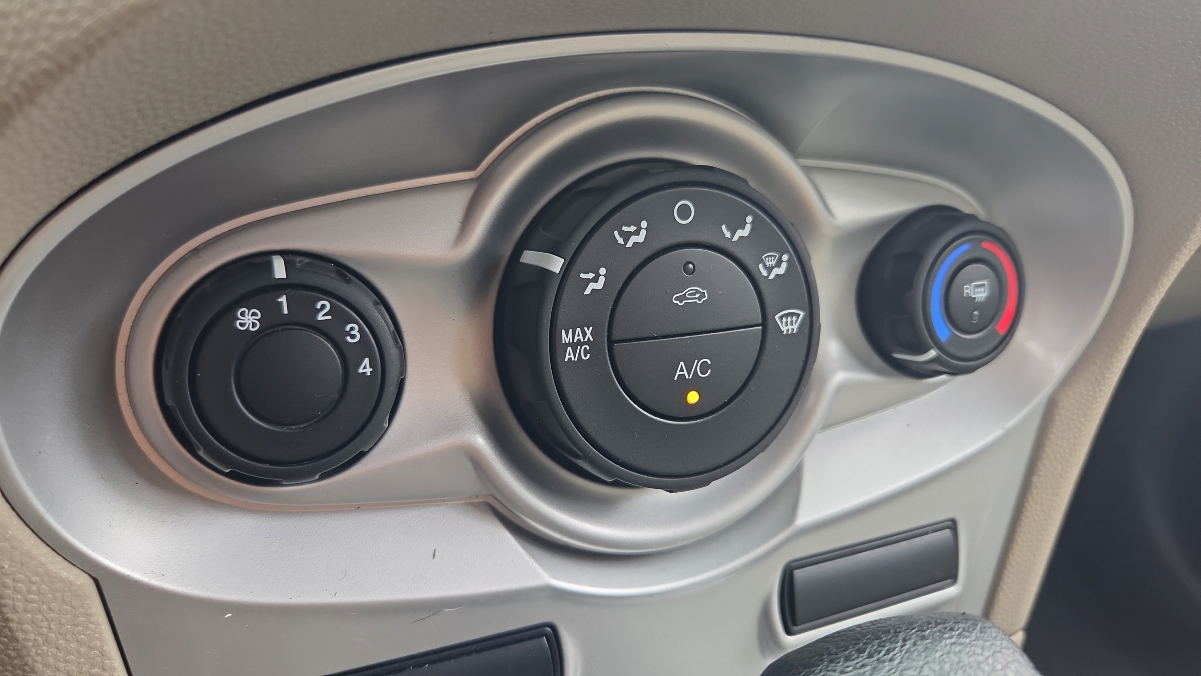 Used 2019 Ford Fiesta SE FWD image 27