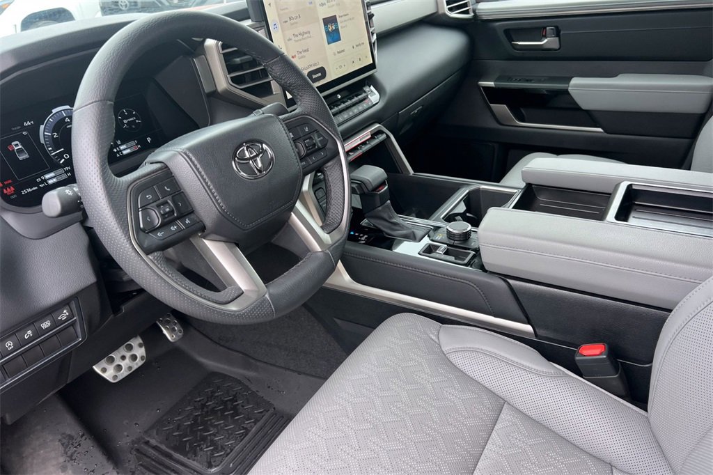 Used 2025 Toyota Tundra Limited image 13