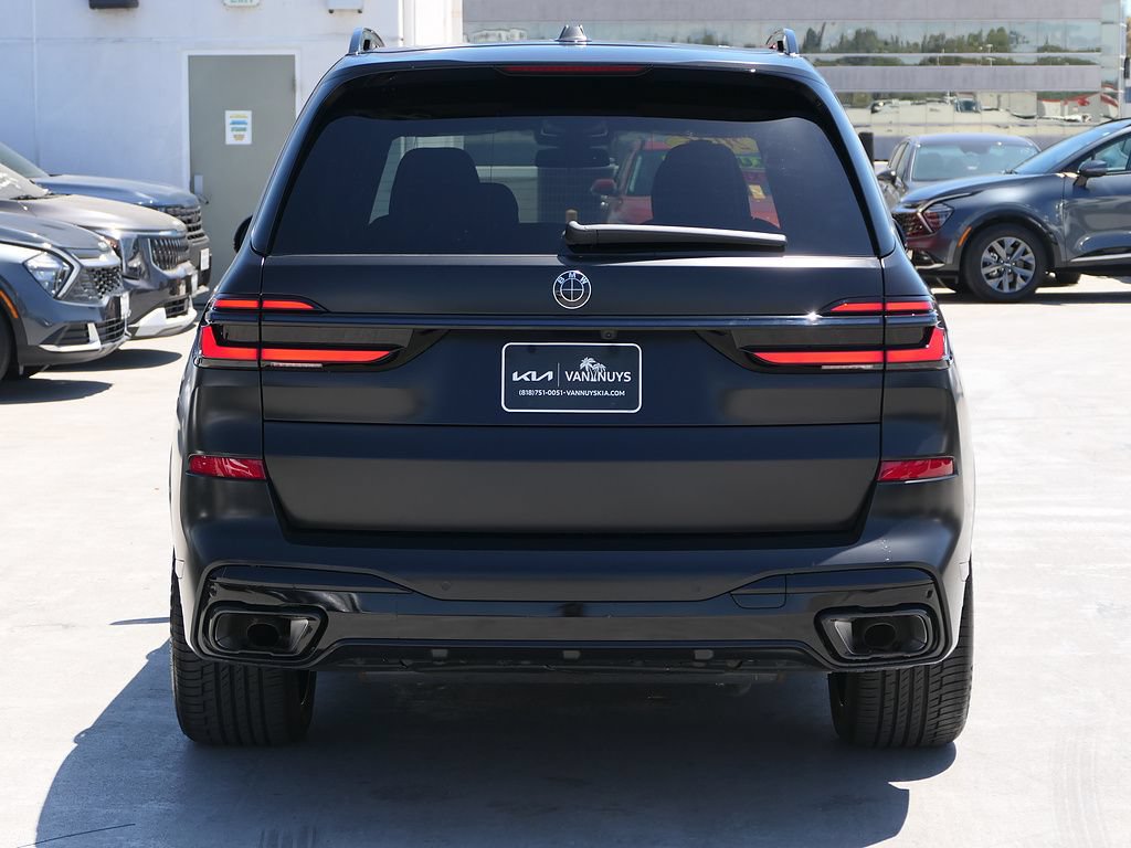 Used 2026 BMW X7 xDrive40i w/ M Sport Package AWD/4WD image 5
