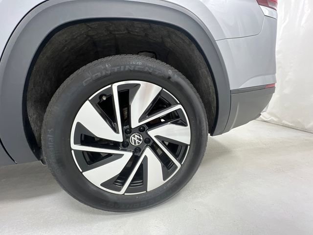 Used 2025 Volkswagen Atlas SE image 37