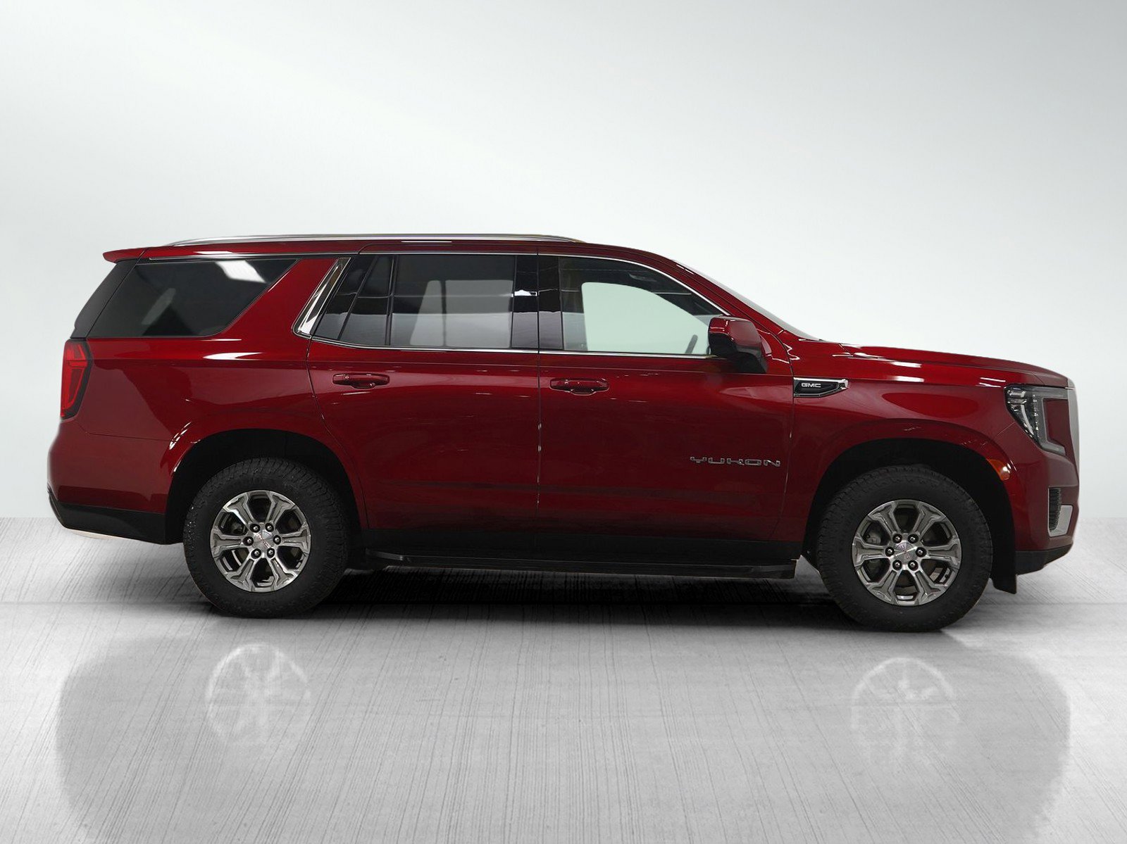 Used 2023 GMC Yukon SLE AWD/4WD image 7