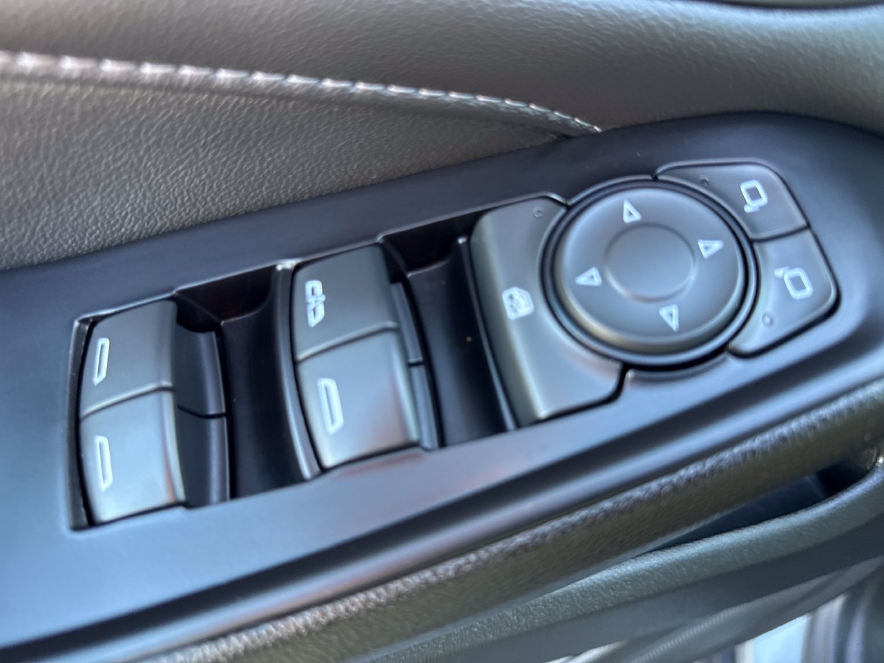 Used 2023 Chevrolet Traverse LT w/ LPO, Floor Liner Package AWD/4WD image 16