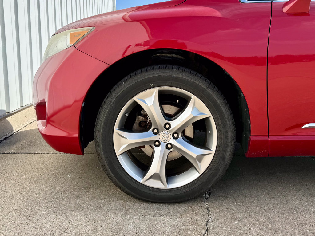 Used 2011 Toyota Venza FWD image 24