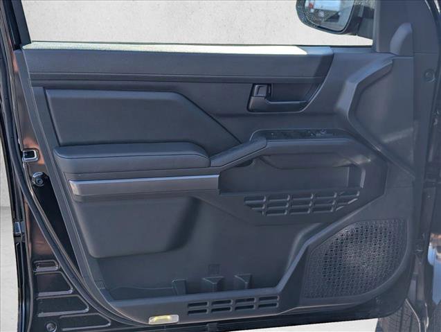 Certified 2025 Toyota Tacoma SR5 AWD/4WD image 9