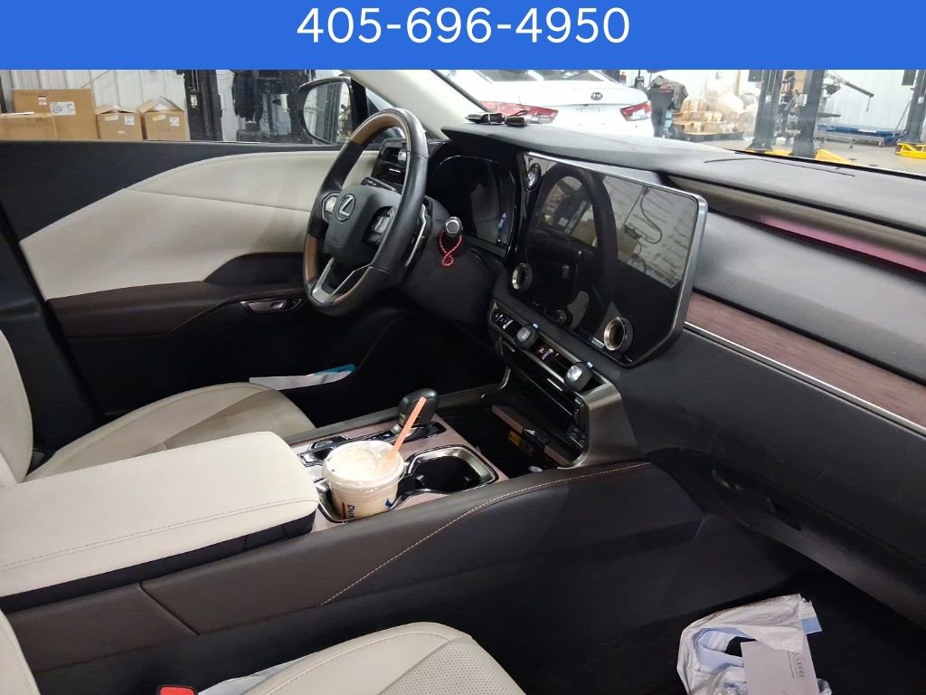 Used 2024 Lexus RX 350 Premium Plus w/ Convenience Package image 8