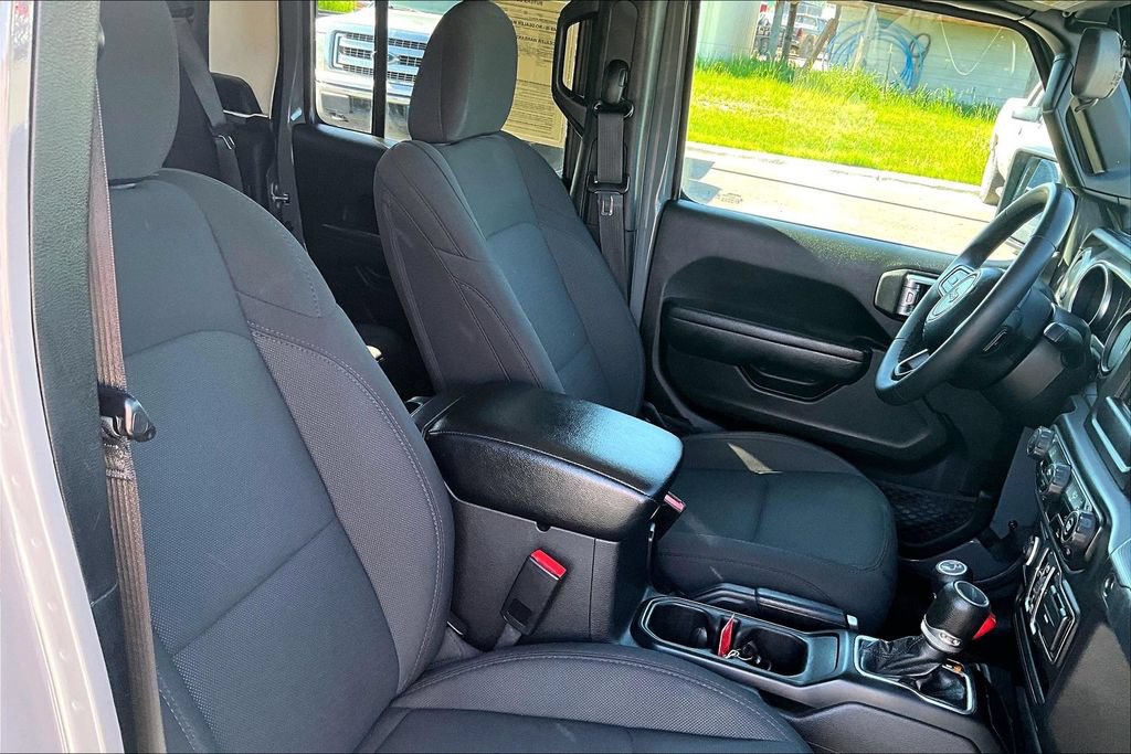 Used 2023 Jeep Gladiator Sport AWD/4WD image 7