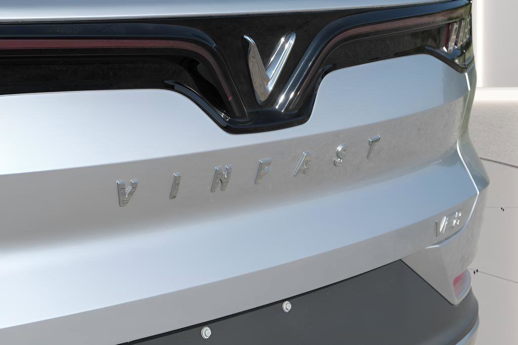 New 2025 VinFast VF 8 Eco image 36