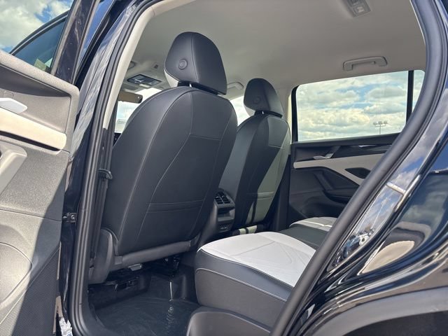New 2026 Volkswagen Tiguan SE AWD/4WD image 32