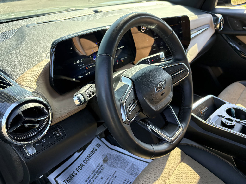 Used 2025 Chevrolet Equinox ACTIV w/ Safety and Technology Package AWD/4WD image 30