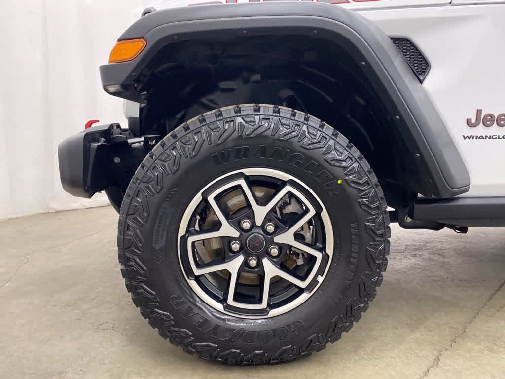 Used 2025 Jeep Wrangler Unlimited Rubicon AWD/4WD image 11