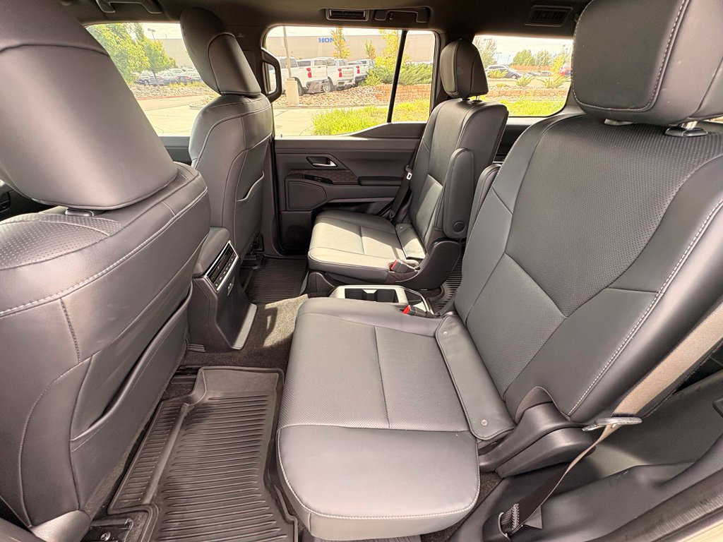 Used 2025 Lexus GX 550 w/ Accessory Package (2T) AWD/4WD image 31