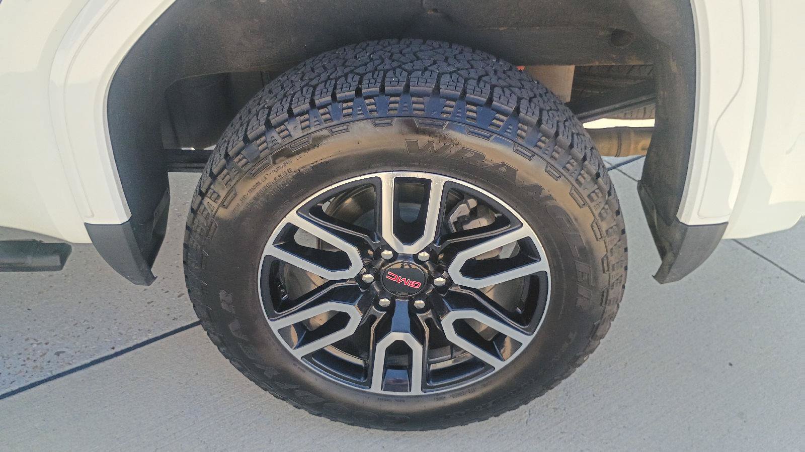 Used 2026 GMC Sierra 1500 AT4 w/ Technology Package AWD/4WD image 23