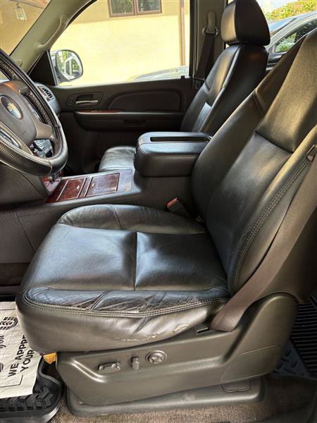 Used 2009 Chevrolet Suburban LTZ AWD/4WD image 10