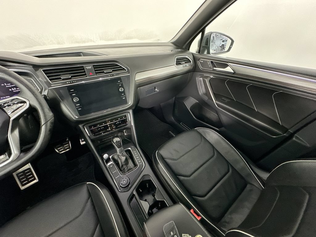 Used 2022 Volkswagen Tiguan SEL R-Line AWD/4WD image 11