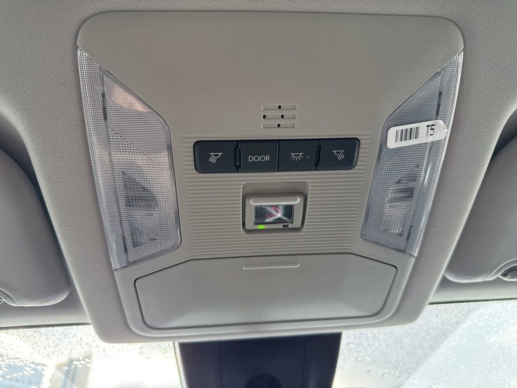 Used 2024 Toyota RAV4 LE image 22