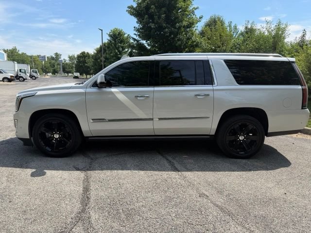 Used 2017 Cadillac Escalade ESV Platinum AWD/4WD image 6