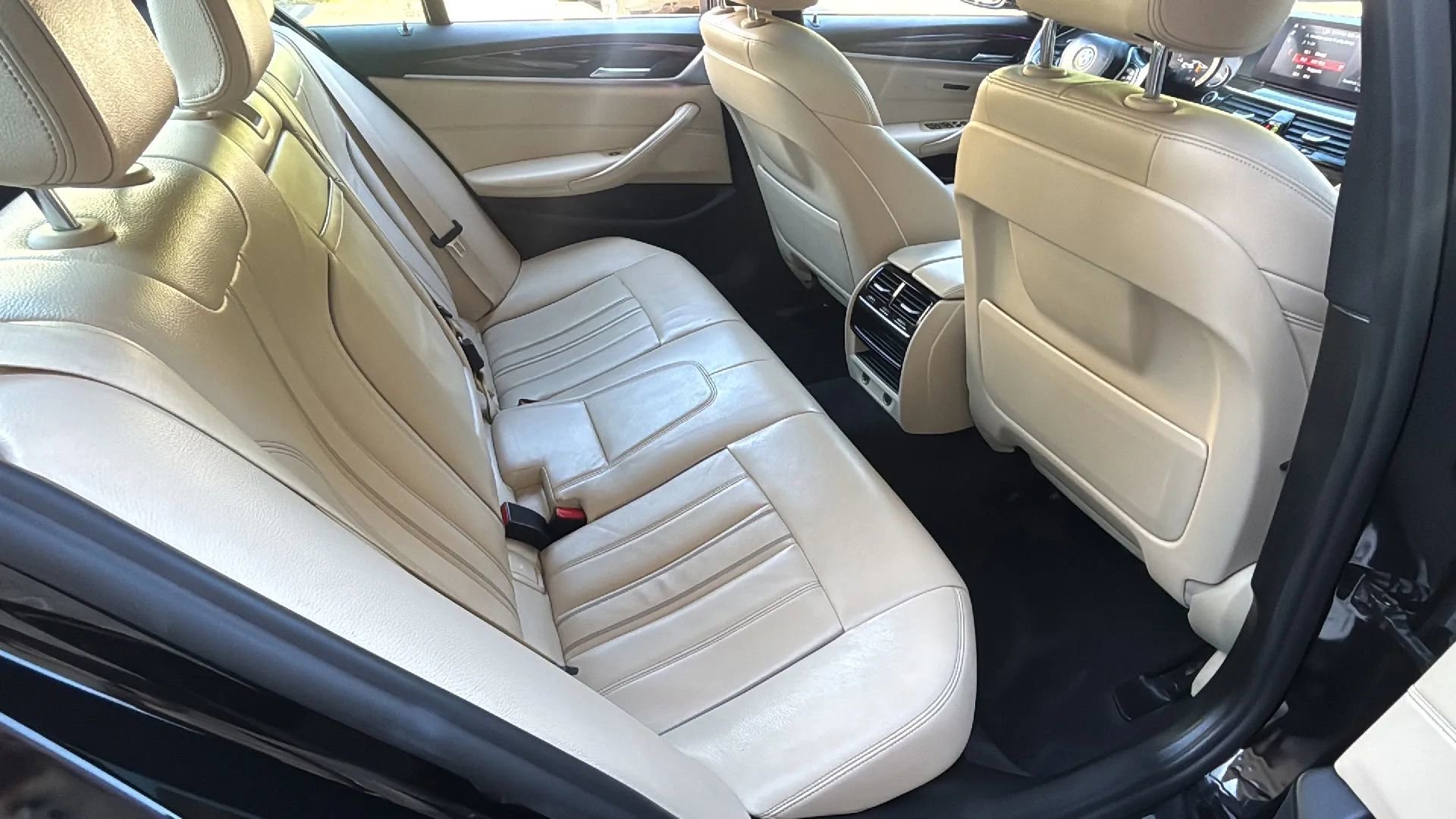 Used 2019 BMW 530i xDrive w/ Convenience Package image 23